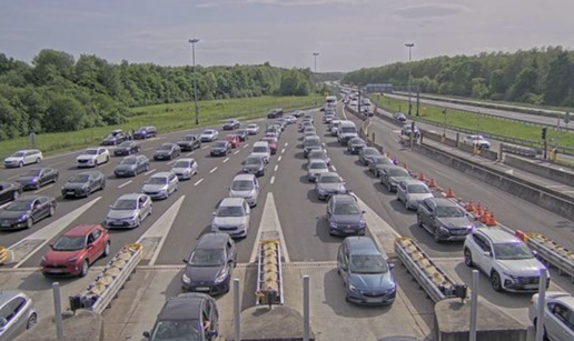 FOTO Kilometarske kolone i zastoji na autocestama. Na granicama višesatna čekanja