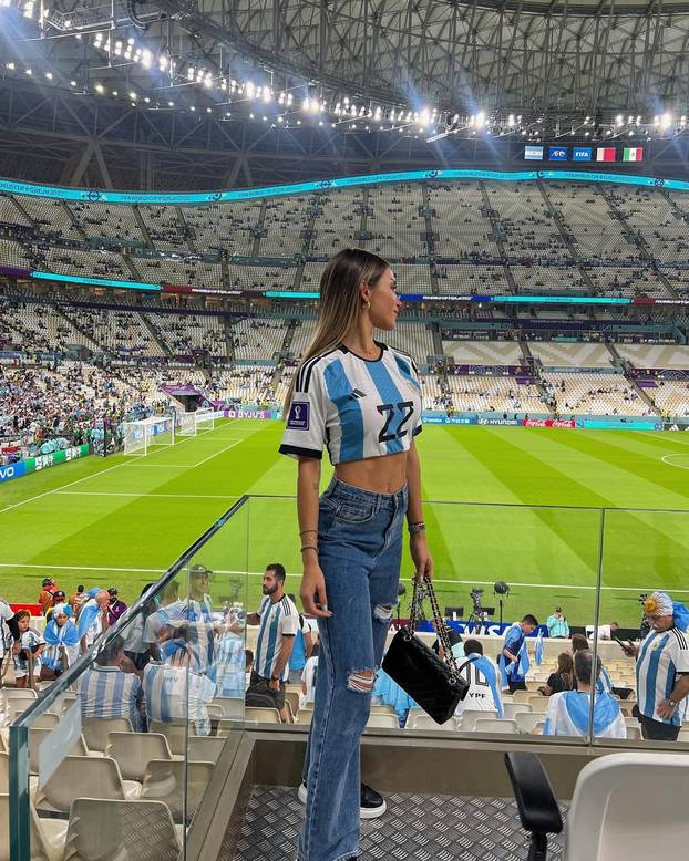 FOTO Nazivaju je najzgodnijom argentinskom WAGS-icom: Zanosna Agustina ljubi Lautara