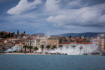 Split: Pogled iz zraka na dolazak juniora Hajduka na Rivu