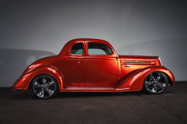 FOTO Kao da je dojurio iz rock videa: Netko u Velikoj Gorici prodaje ovaj auto za 130.000 €!