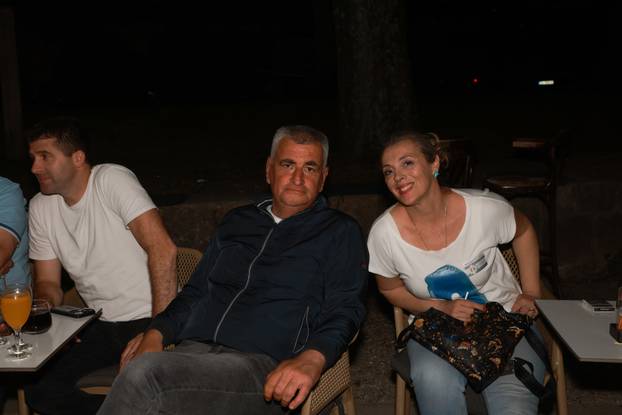 Sinj: Atmosfera u stožeru Mire Bulja nakon rezultata izbora