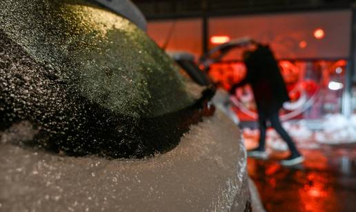 FOTO  Opasna ledena ki&scaron;a pada  u Zagrebu, ovako izgledaju ulice