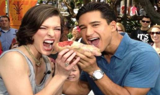 Milla Jovovich i Mario Lopez 'grickali' su odrezano stopalo