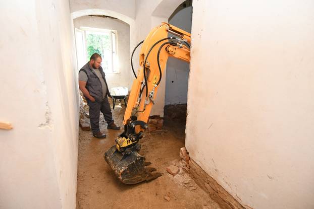 Veliko otkriće u Čazmi, ispod Gradskog muzeja nađeni ostaci biskupske utvrde iz 13. stoljeća