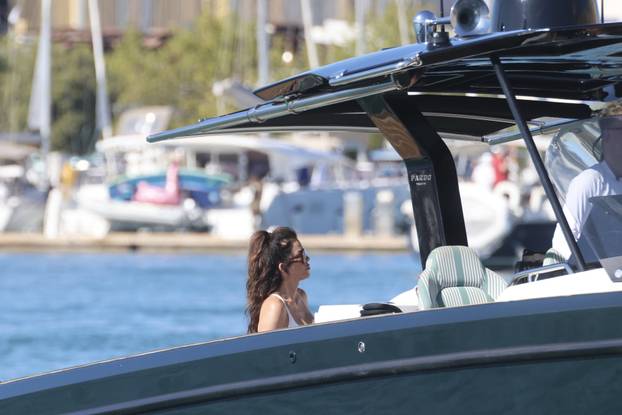 EKSKLUZIVNO Trogir: Nakon četverodnevnog krstarenja Jadranom Jeff Bezos i Lauren Sanchez napustili Hrvatsku