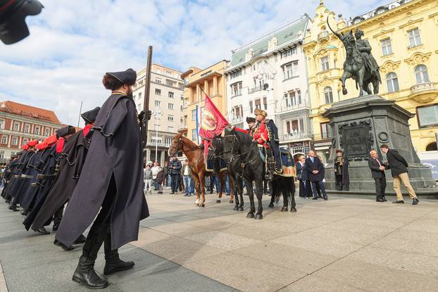 Obilježavanje Dana kravate u Hrvatskoj na Trgu bana Josipa Jelaci´ca