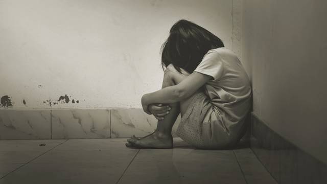 Mučan slučaj iz Srbije: Otac je sedam godina zlostavljao kćer i drugim ljudima slao fotografije