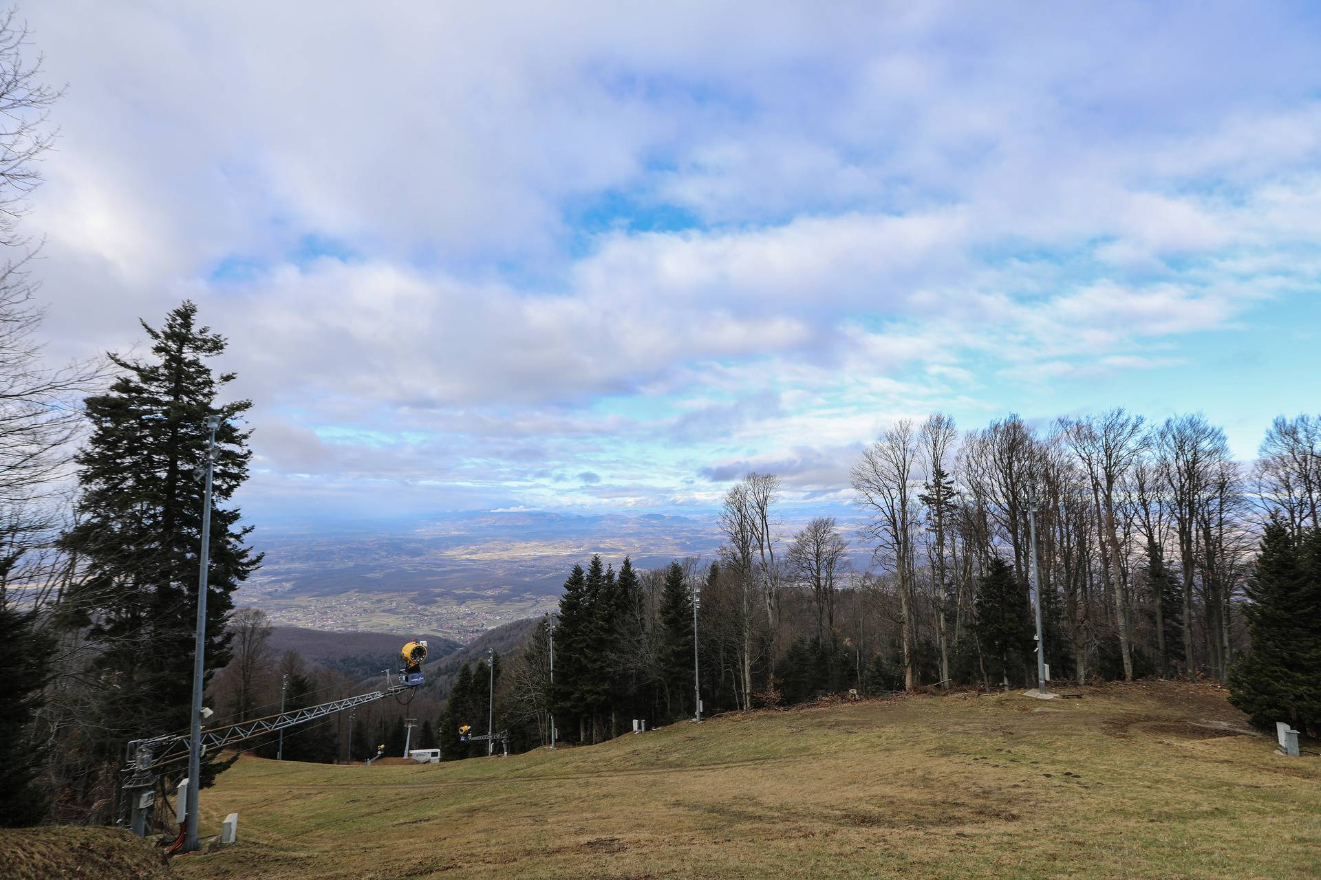 U prvim danima siječnja zagrebačko Sljeme bez hladne zime i pravog snijega