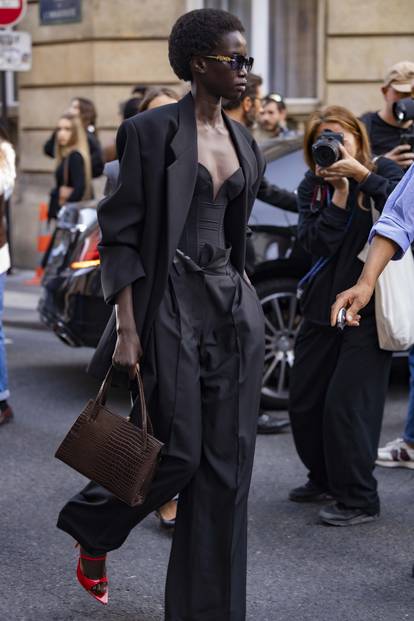 Ekskluzivno s Pariškog tjedna mode: Anna Wintour otrčala je s revije kako bi izbjegla ljude...