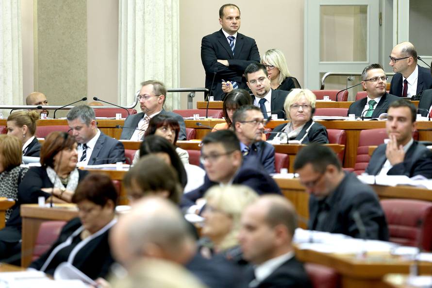 Evo koji će sve ljudi zamijeniti ministre u saborskim klupama