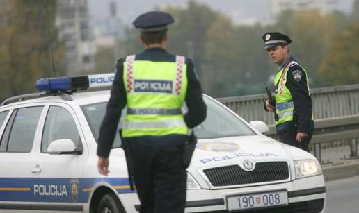 U Zagrebu su se sudarila dva automobila i tramvaj