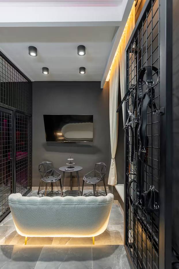 FOTO BDSM stan u Poljskoj je za ljubitelje grube akcije pravi raj!