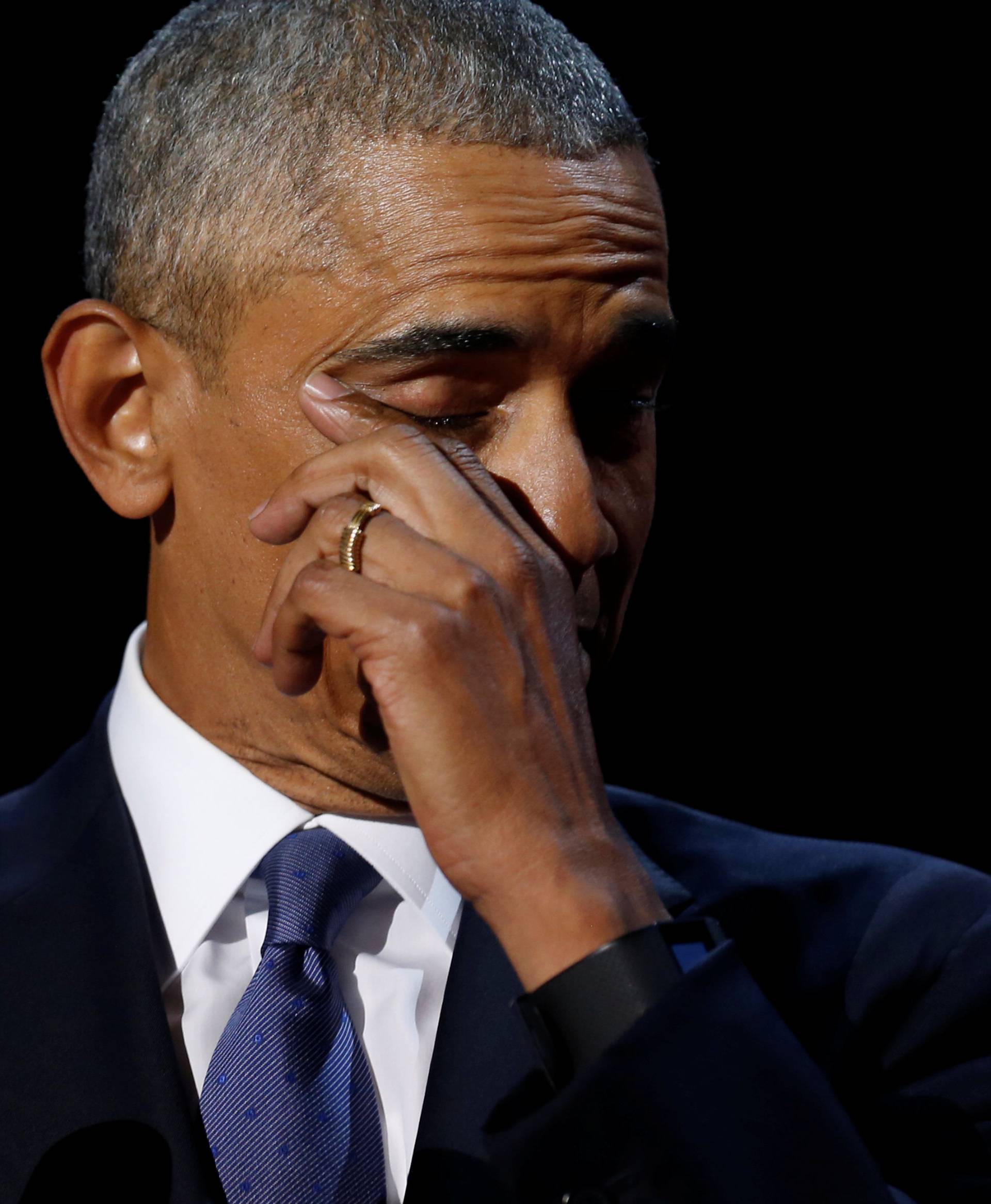 Obama wipes away tears as he delivers his farewell address in Chicago