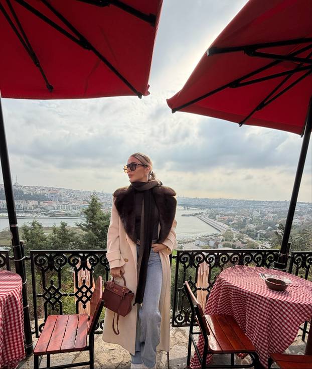 FOTO Naša prekrasna novinarka zaljubila se u ikonu Reala. Brak im je kao iz bajke, dobili i sina