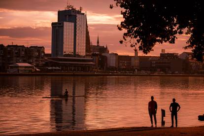 FOTO Vrhunac vodnog vala: Dunav i Drava se izlili iz korita, pogledajte veliku galeriju