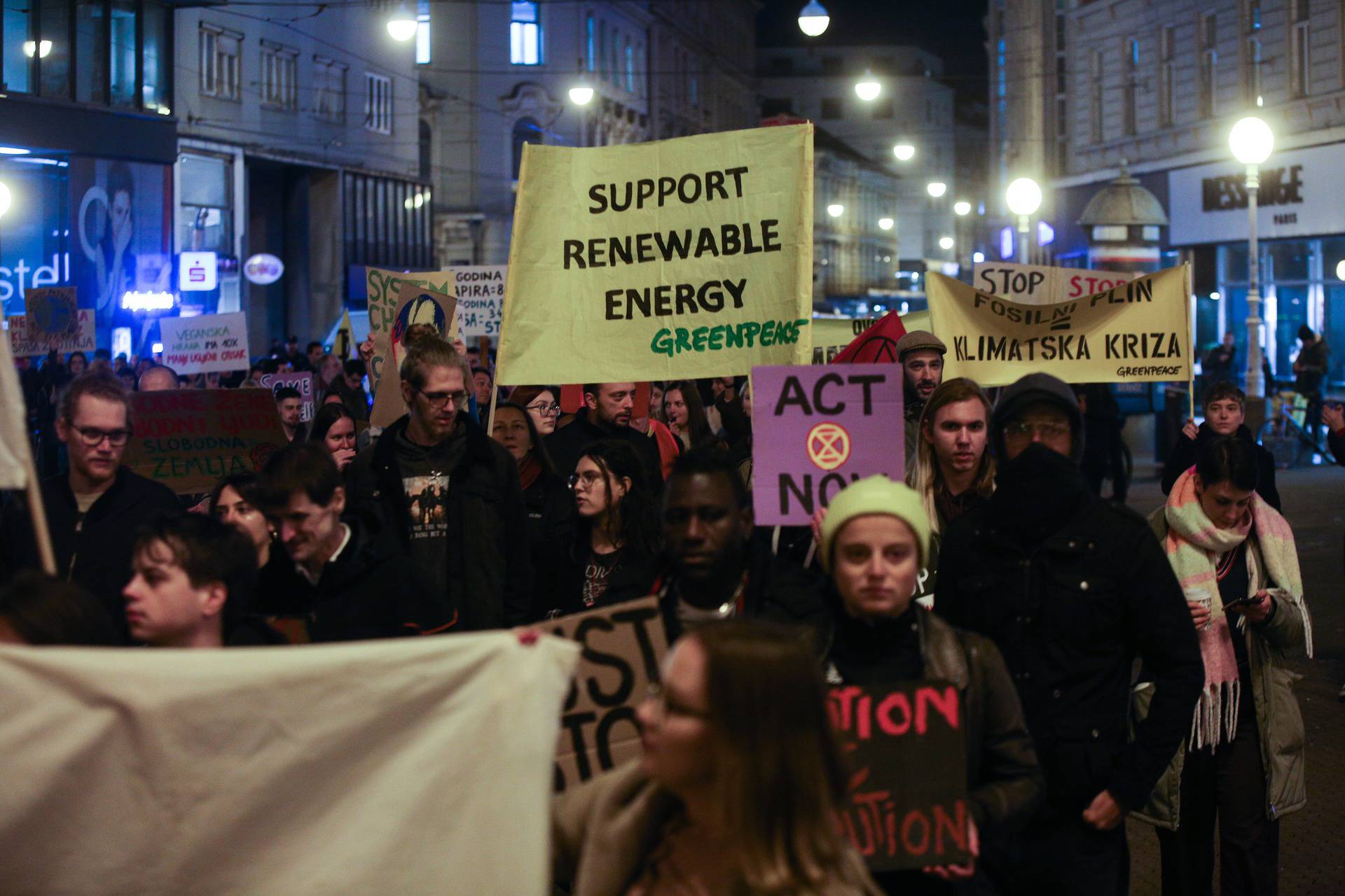 Zagreb: Treći "Klimatski marš" inicijative  Extinction Rebellion Zagreb 