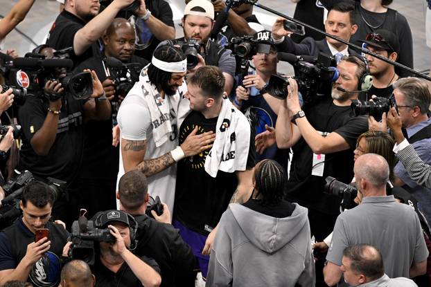 NBA: Los Angeles Lakers at Dallas Mavericks