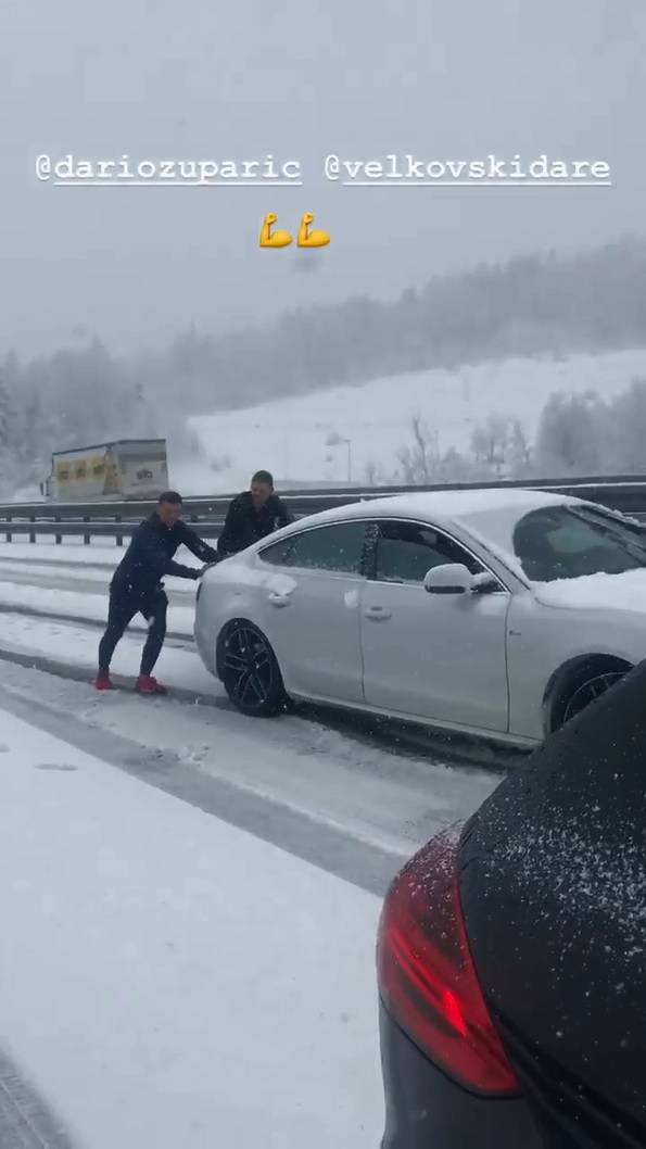 Riječani zaglavili u snijegu: Ma, samo smo pomagali suigraču...