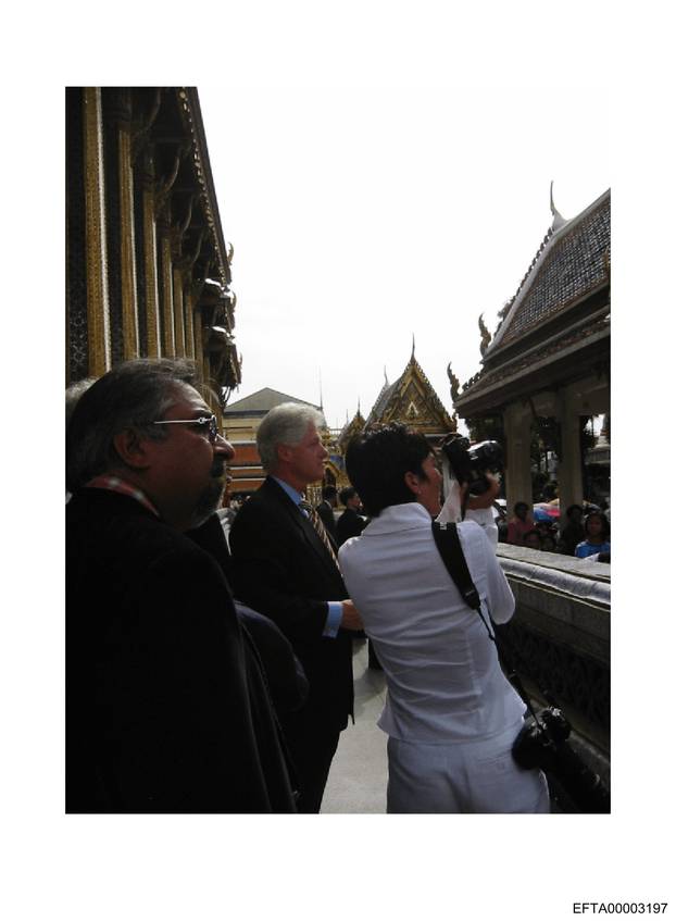 FOTO Ovo su dosad neviđene fotografije iz Epsteinovih spisa