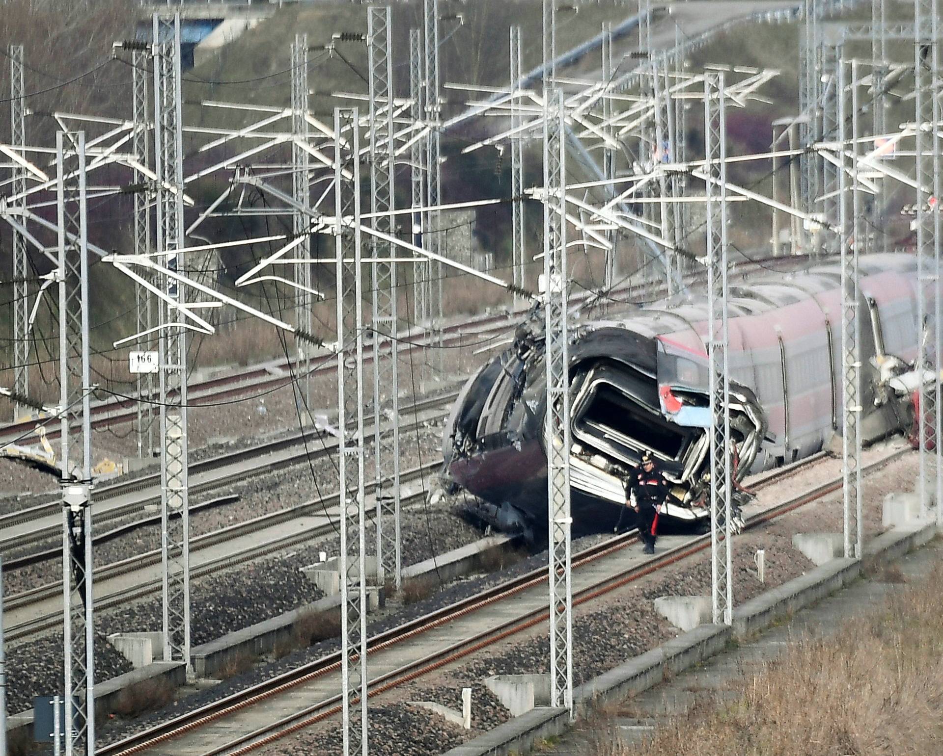 High speed train derails near Lodi