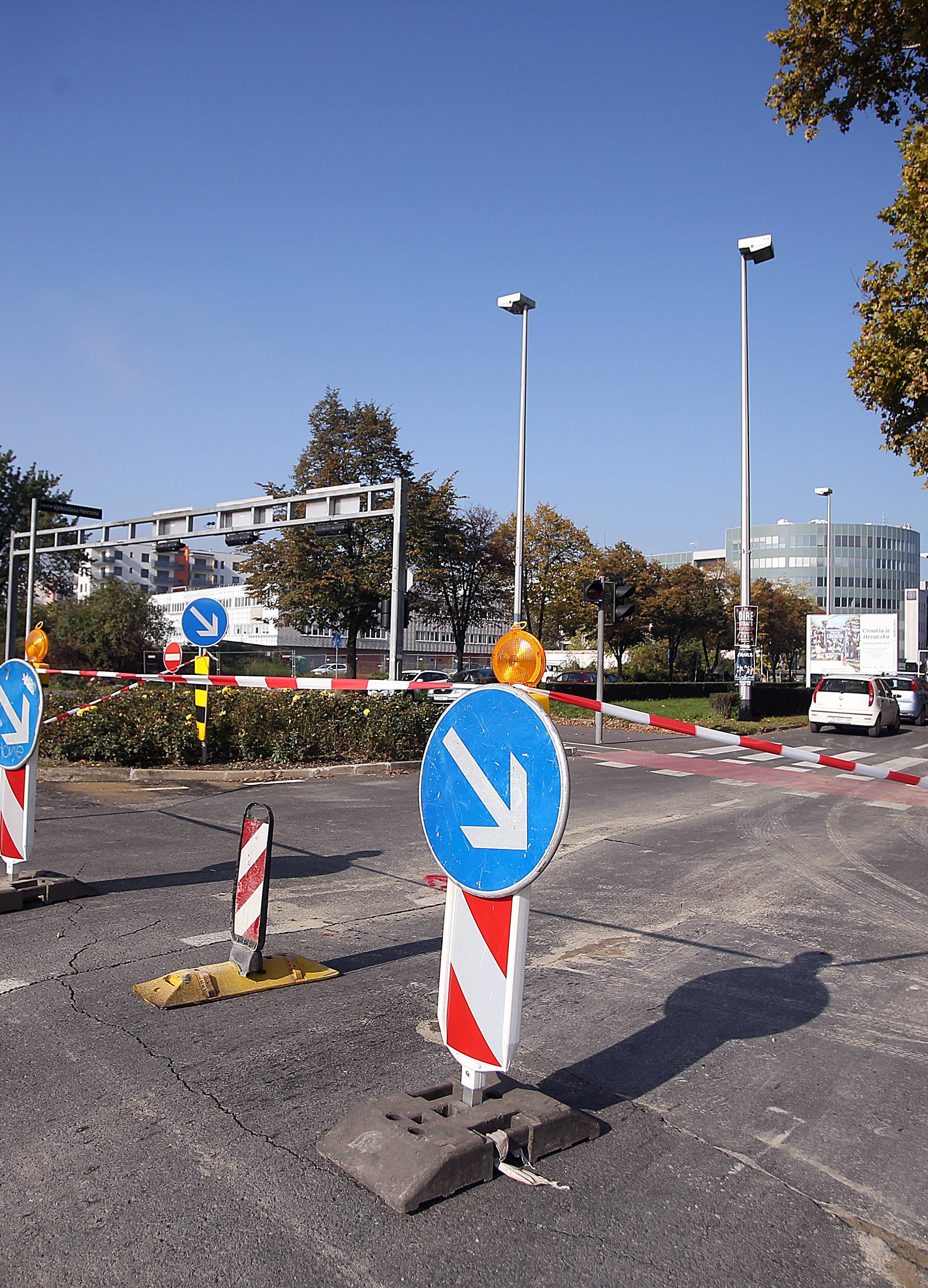 Ogromna rupa na jednoj od najprometnijih cesta u Zagrebu