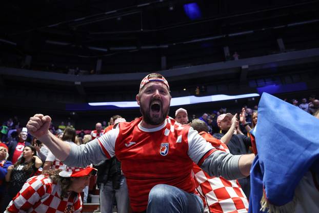 Malmo: Navijači na tribinama prije utakmice Hrvatske protiv Slovenije u drugom krugu EHF Europskog prvenstva