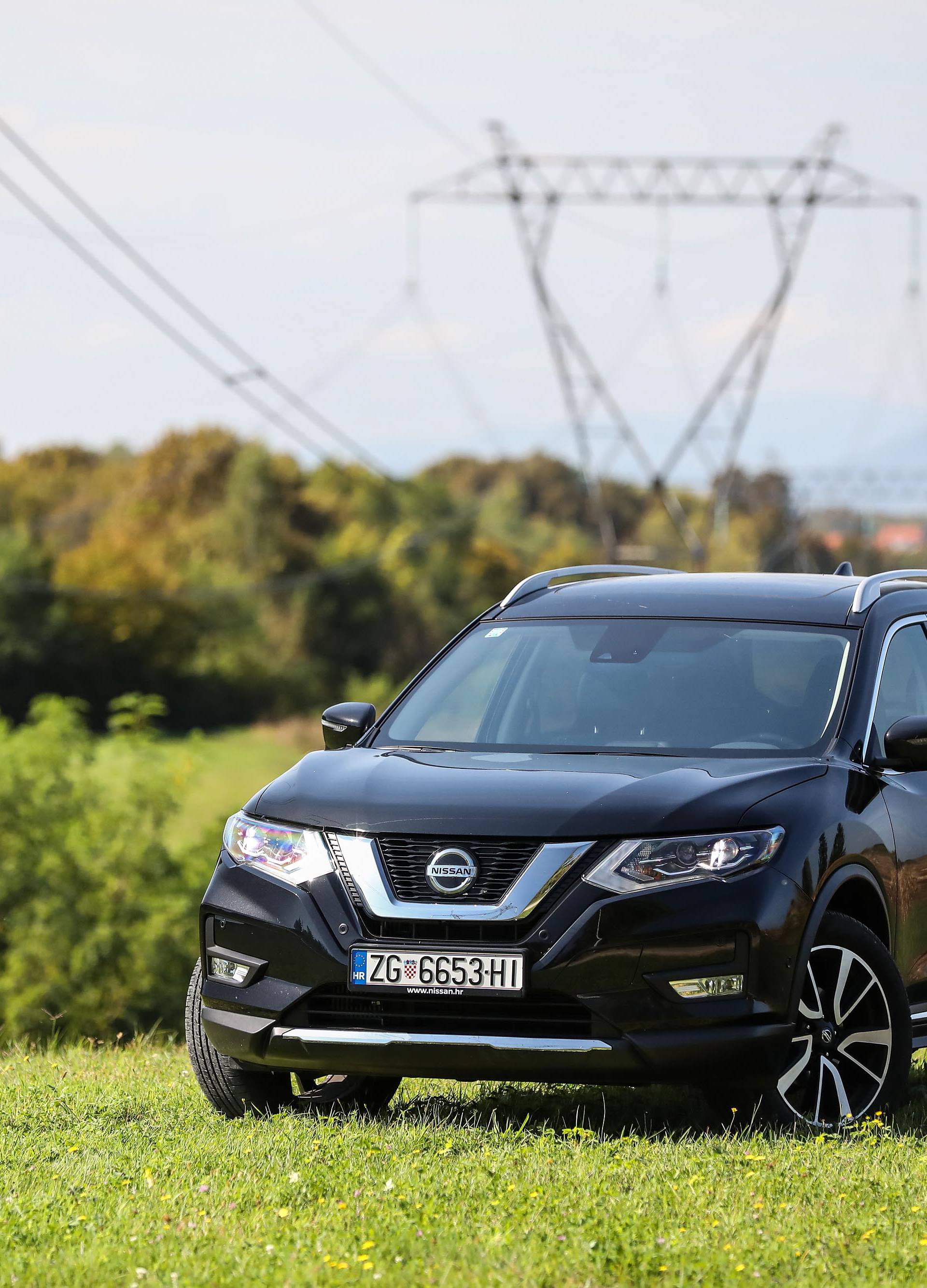 Najveći Nissanov SUV vrlo je dobar i s benzinskim motorom