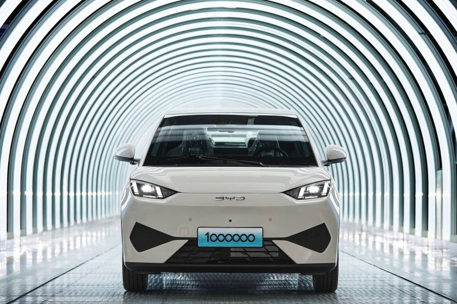 BYD slavi proizvodnju rekordnog milijuntog DOLPHIN SURFA