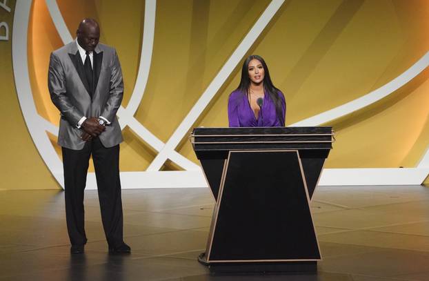 NBA: Naismith Memorial Basketball Hall of Fame-Enshrinement