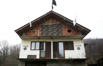 Blizu Hrvatske: Zastava ISIL-a vijori na kući u Gornjoj Maoči