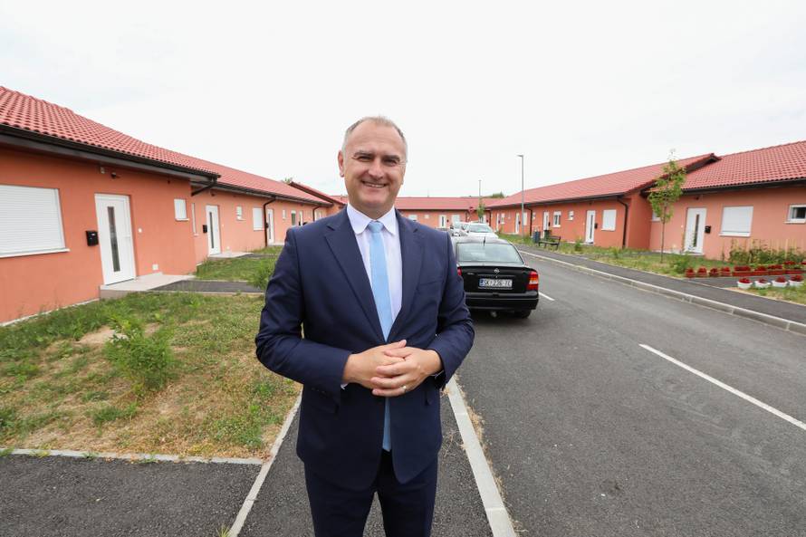 Petrinja: Županijsko naselje "Petrinia"