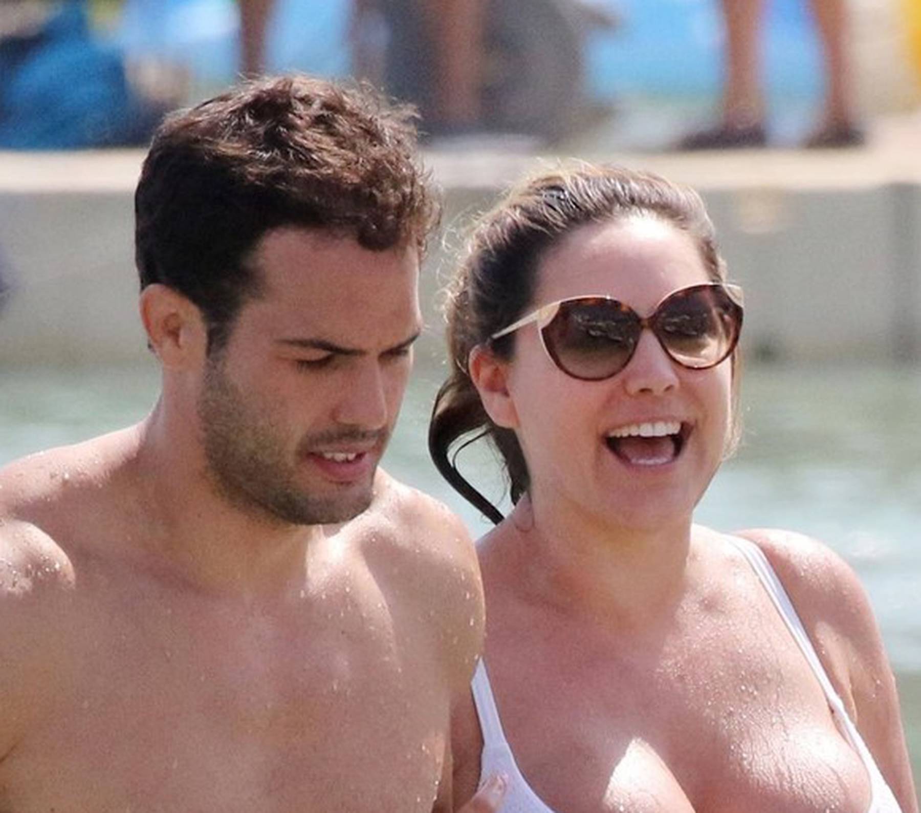 *PREMIUM-EXCLUSIVE* Kelly Brook and boyfriend Jeremy Parisi spotted spending their time at the beach while on vacation in Mykonos island.