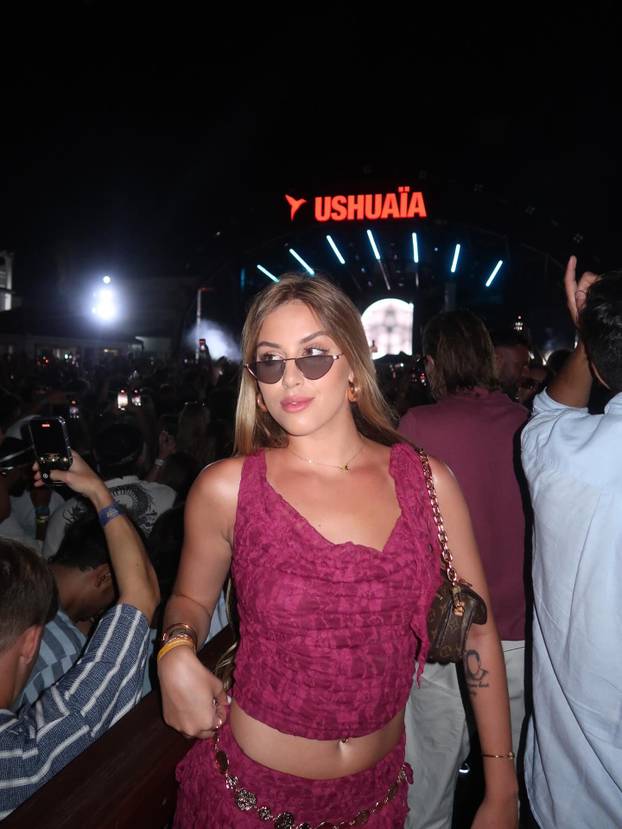 Alisha je prošlost. Zvijezda Brazila sad se spetljala s kćeri legende Arsenala. Tek joj je 19