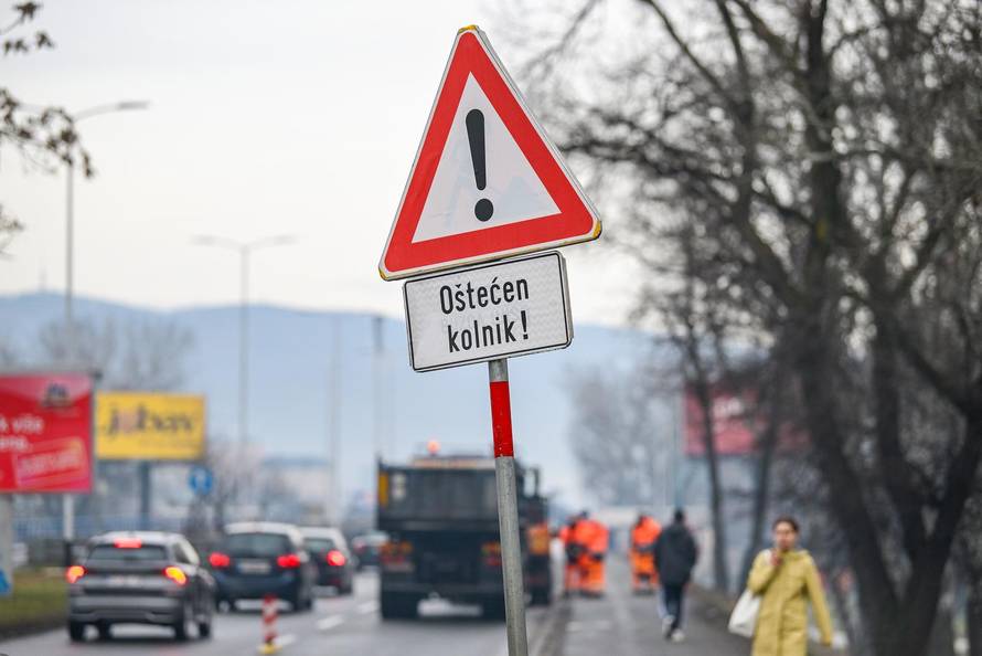 Zagreb: Započela hitna sanacija kolnika na Aveniji Većeslava Holjevca