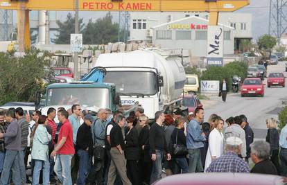 Uprava prodaje željezaru u Splitu, radnicima dio plaće
