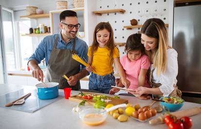 Za male izbirljivce: Evo kako potaknuti djecu da jedu zdravu i uravnoteženu hranu