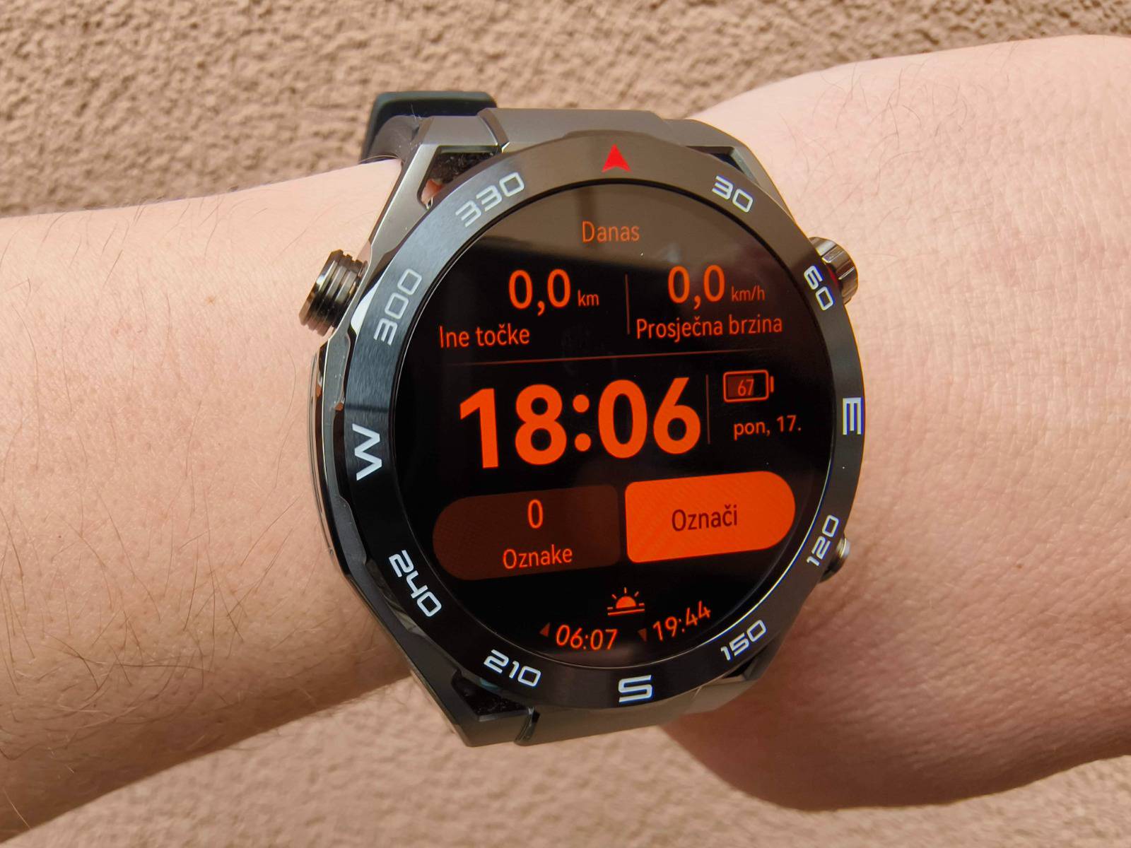 Isprobali smo Huawei Watch Ultimate, pametni sat koji želi  ići na ekstremne avanture