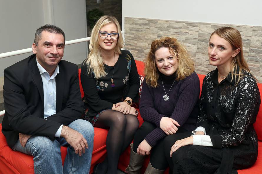 Gluhe uči svirati violinu: Njima je promijenila život zauvijek...