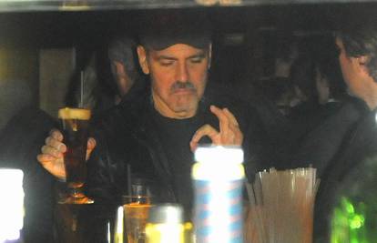 Clooney cijelu večer za šankom ispijao koktele