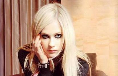 Avril Lavigne vratila se je bivšem suprugu Derycku