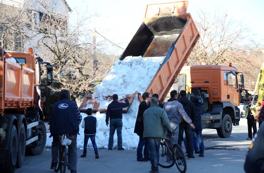 Skijaški spektakl uz more: Iška kraljica privukla je stotine ljudi