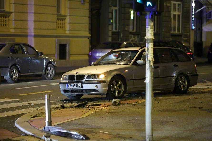 Prošao kroz crveno? Od siline udara BMW odbačen na pločnik
