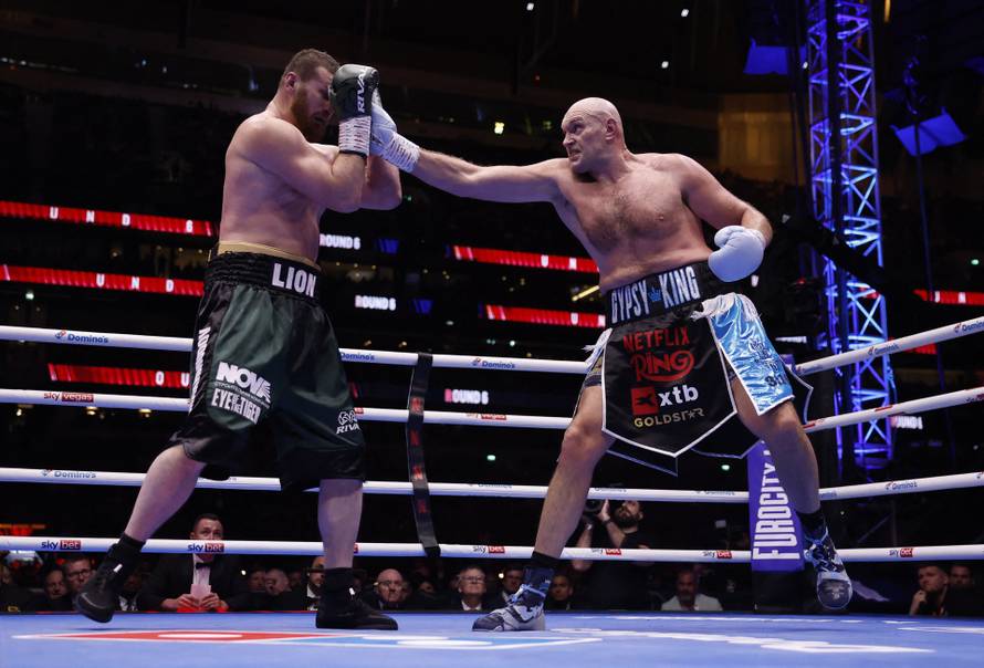 Tyson Fury v Arslanbek Makhmudov
