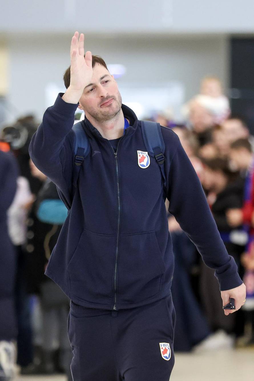 Zagreb: Rukometaši sletjeli u zračnu luku nakon osvojenog srebra na Svjetskom prvenstvu
