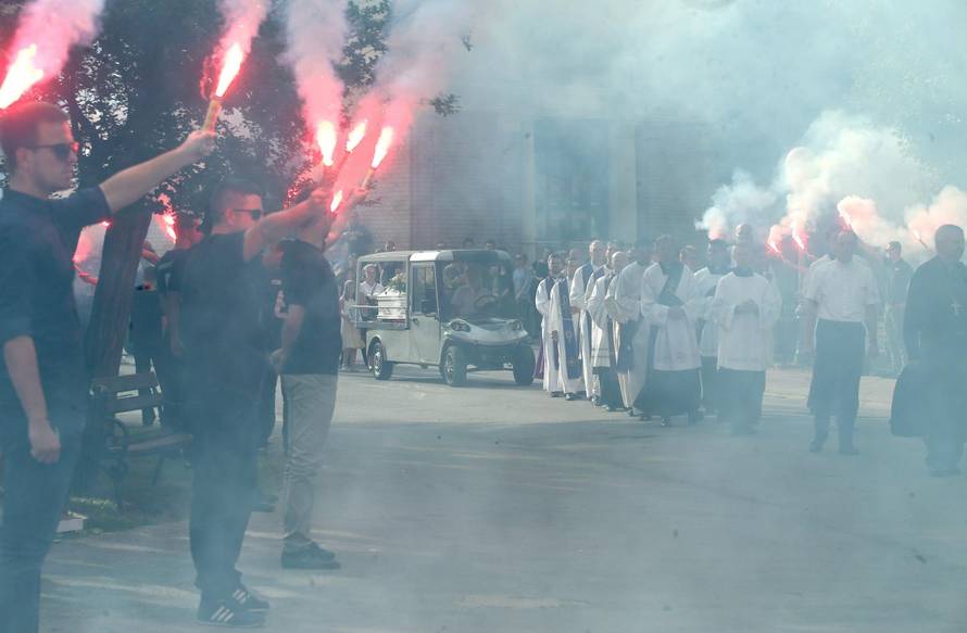 Napisao je 'Već smo u Zagrebu' pa preminuo djevojci u naručju