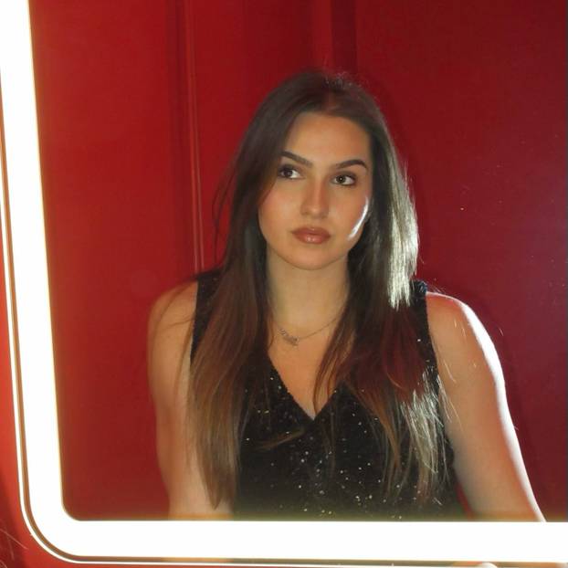 FOTO Francuska Hrvatica mami poglede svih navijača. Evo tko je mlada rukometašica Mia