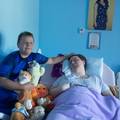 Priča koja slama srce! Dino (11) prodaje igračke da pomogne bolesnoj majci: 'Samo da je tu'
