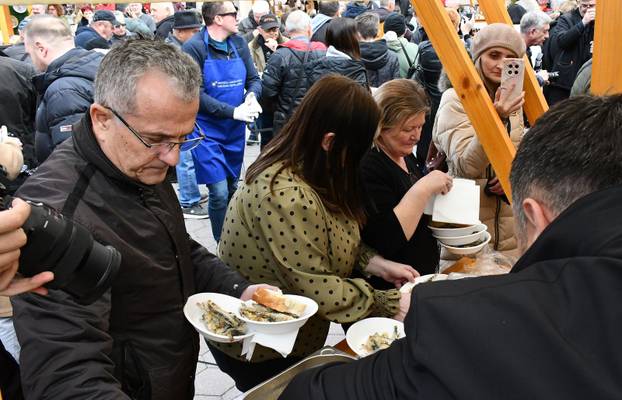 Požega: Udruženje obrtnika i Turistička zajednica na Veliki petak organizirali podjelu posnih obroka građanima
