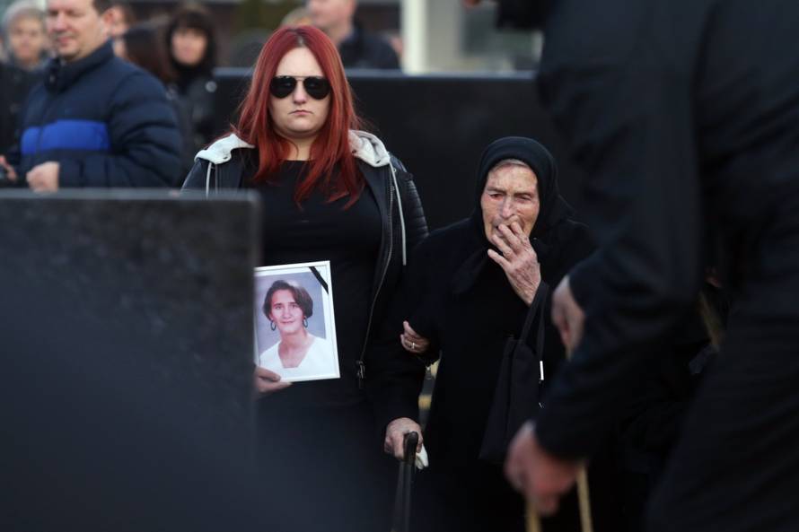 Jasminina majka neutješno je plakala: Nije mogla ni stajati...