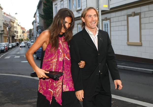 Zagreb: 03.06.2000. vjen?ali se Dario Šimi? i Jelena Medi?